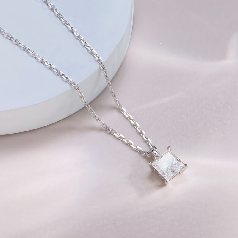 18K-Natural Diamond Necklace